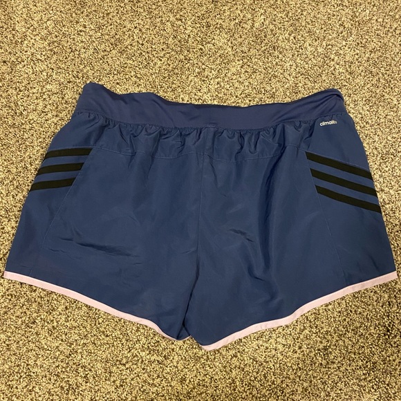 Adidas Women’s Sz L Shorts - Picture 2 of 4